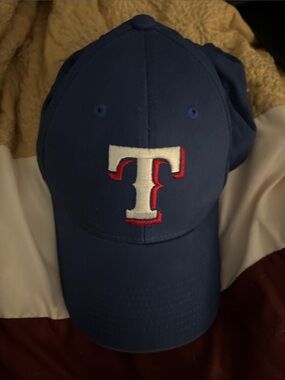 Unbranded Navy Blue Baseball Cap with White & Red 'T' Embroidered Logo